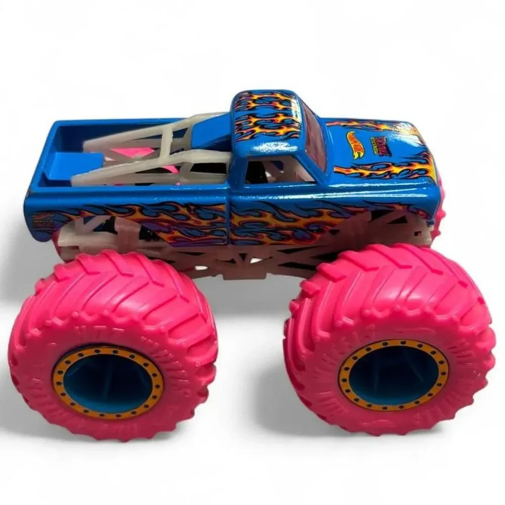 Hot Wheels Monster Trucks Pure Muscle – Glow in the Dark